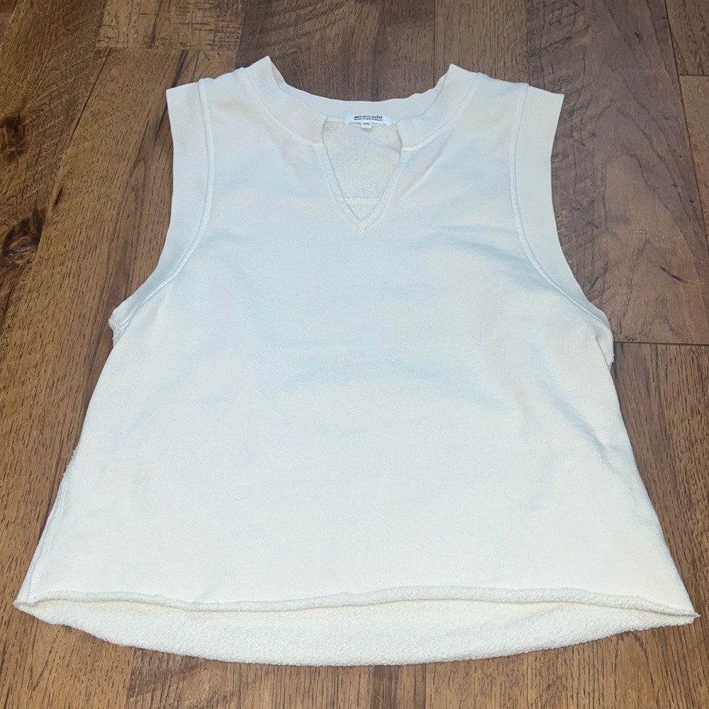LA Made Woman’s Cream Sleeveless Top Size XS